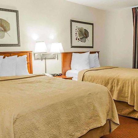 Baymont By Wyndham Indianapolis East Hotel Buitenkant foto