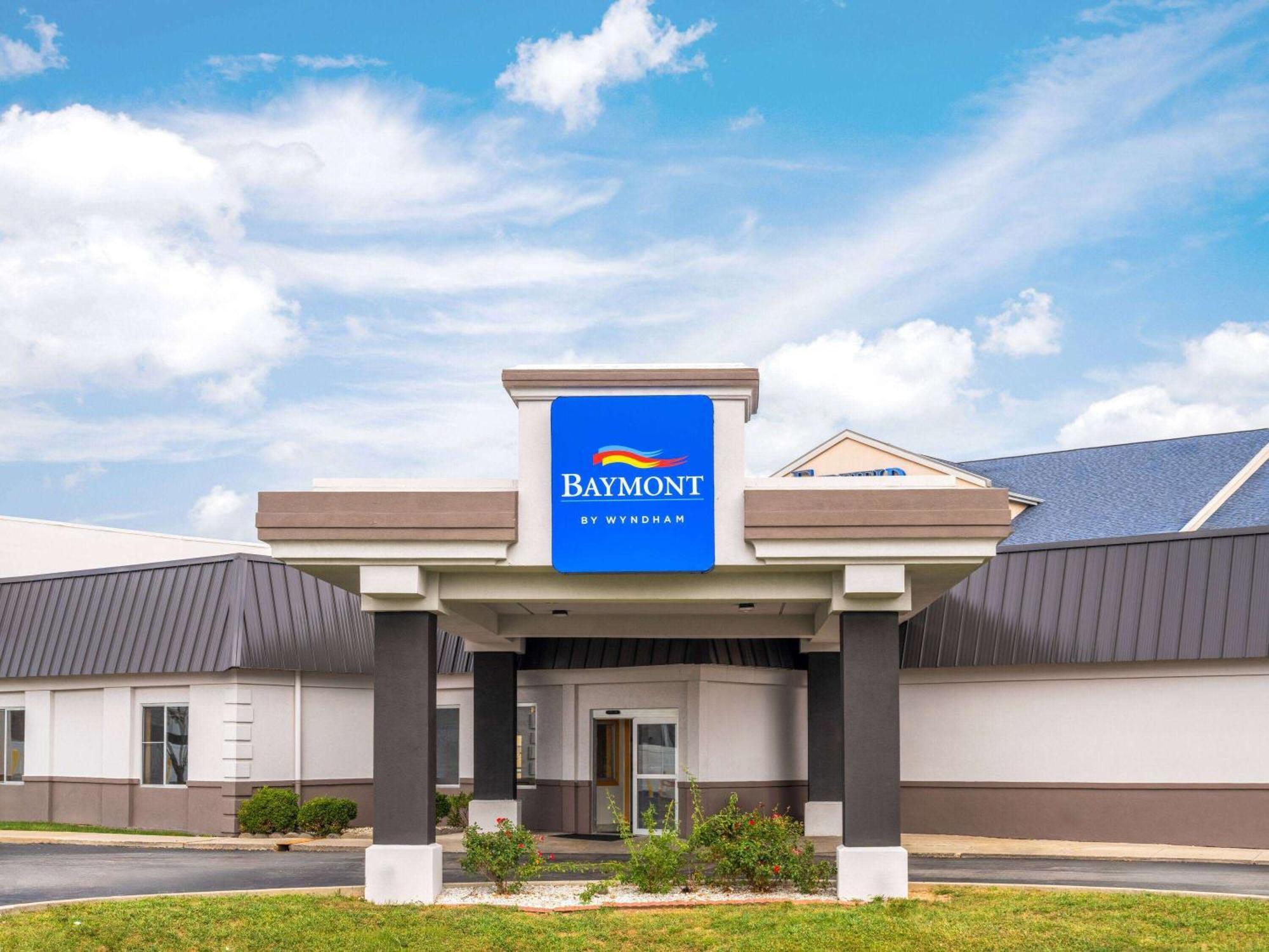Baymont By Wyndham Indianapolis East Hotel Buitenkant foto